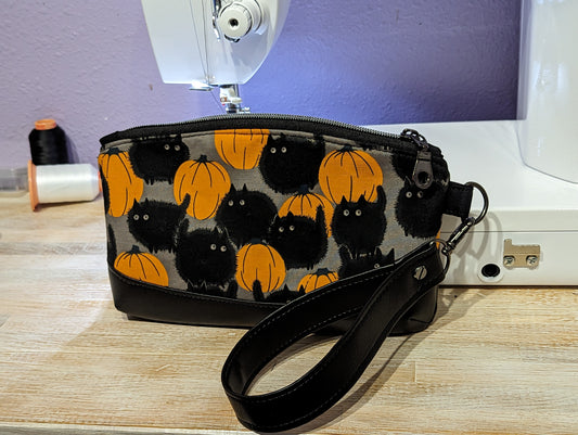 Clematis Wrist Bag